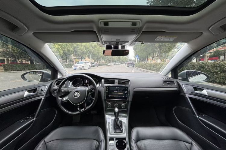 Used Volkswagen Golf 2019 1.8TSI Travel Edition