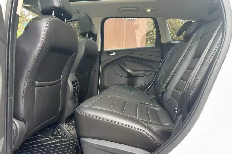 Used Ford Kuga 2018 EcoBoost 180 Two-Wheel-Drive Platinum Edition
