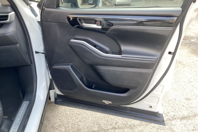 Used Toyota Highlander 2022 Dual-Engine 2.5L Four-Wheel Drive Prestige Version 7 Seats