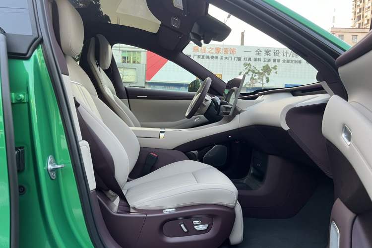 Used  YU7 2025 Ultra-Long Range Rear-Wheel Drive Version
