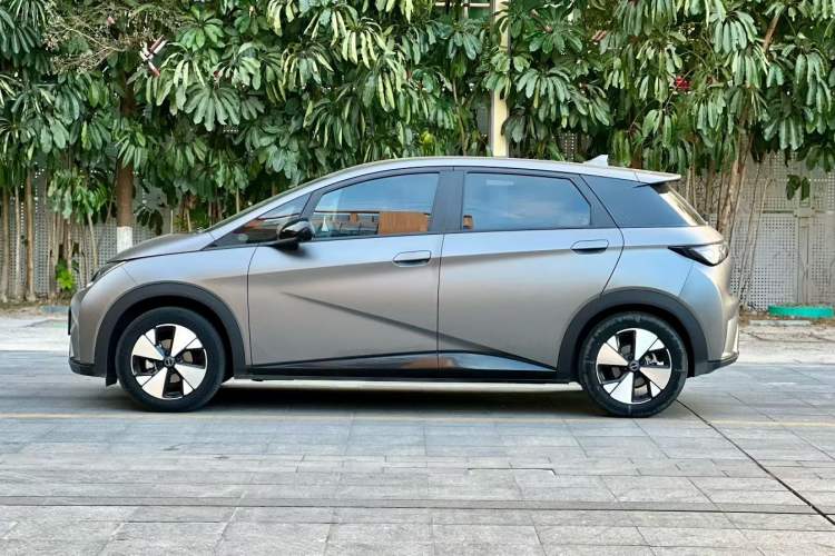 Used BYD Dolphin 2023 420 km Fashion Edition
