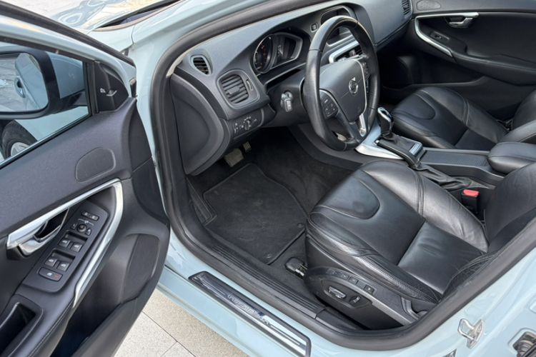 Used Volvo V40 2018 T3 Zhiya Edition