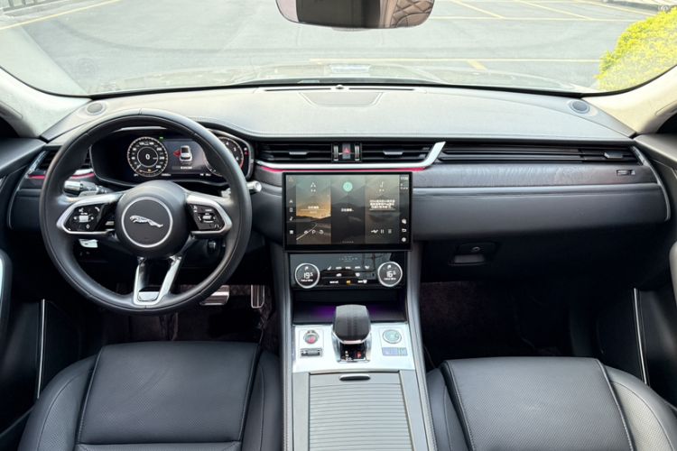 Used Jaguar F-PACE 2022 P250 HSE
