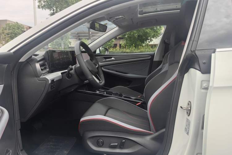 Used Volkswagen Lamando 2025 Lavida L 280TSI DSG Cool & Spicy Edition
