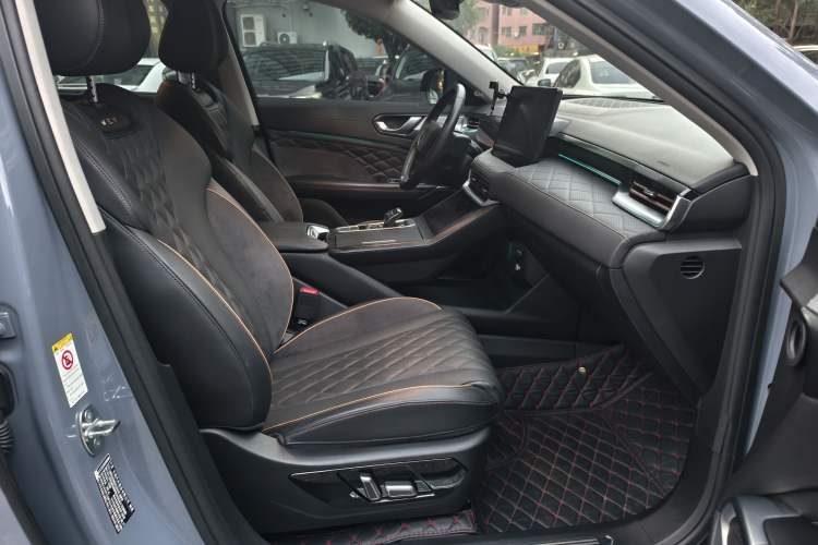 Used Wey Latte DHT-PHEV 2022 1.5T Two-Wheel-Drive Extra-Large Version
