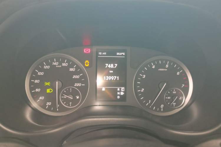 Used Mercedes-Benz Vito 2020 2.0T Business Version 7 Seats