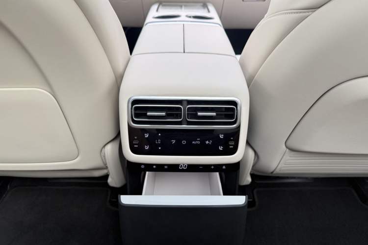 Used Li Auto L7 2024 Ultra Model
