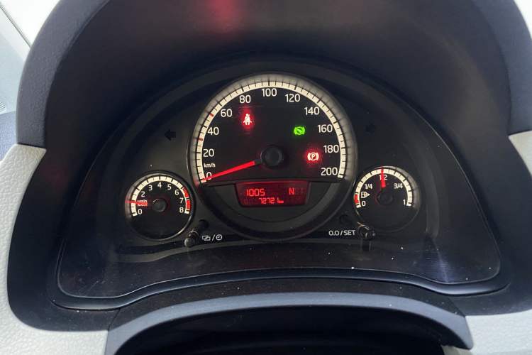 Used Volkswagen up! 2015 1.0L move up!
