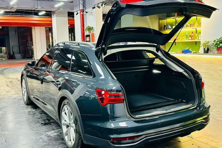 Used Audi A6 2023 allroad quattro 55 TFSI Prestige Off-Road Model
