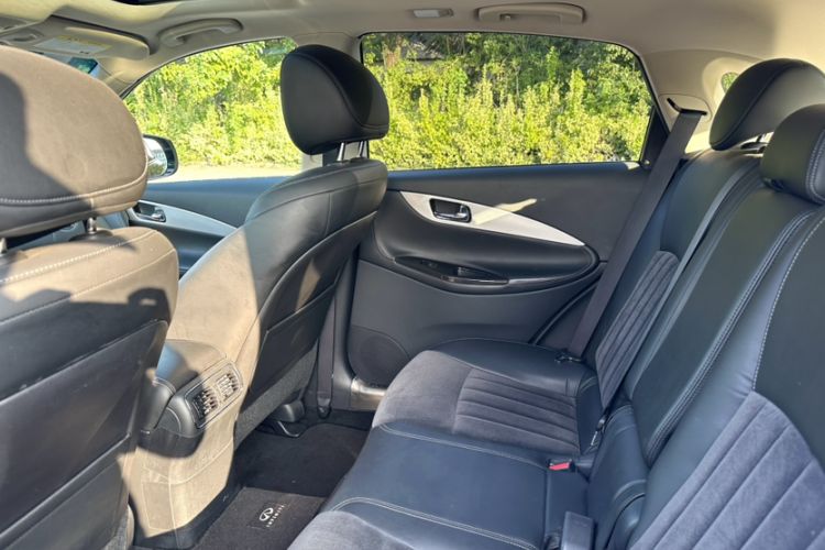 Used Infiniti QX50 2015 2.5L Comfort Edition
