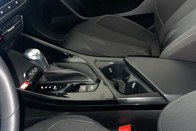 Used Roewe i5 2021 1.5L CVT Platinum Edition
