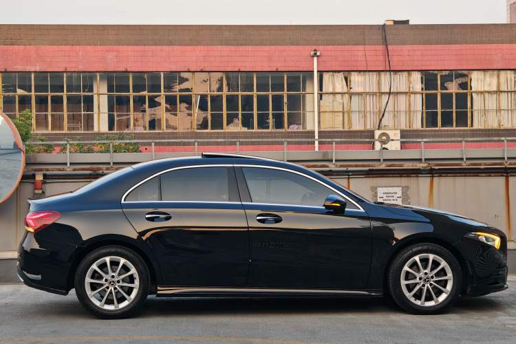 Used Mercedes-Benz A-Class 2021 A 200 L Sport Sedan Fashion Model
