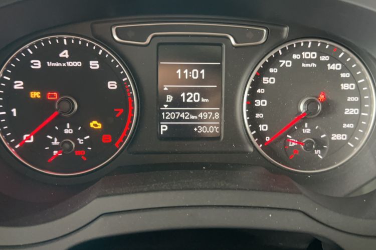 Used Audi Q3 2015 35 TFSI Comfort Model
