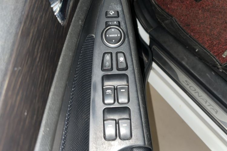 Used Hyundai Sonata 2013 2.4L Automatic Leading Edition China IV Standard
