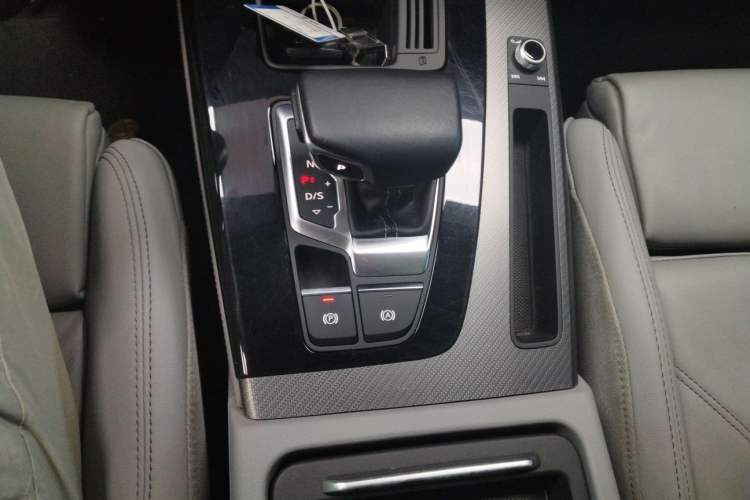 Used Audi Q5L 2022 40T Luxury Dynamic Model
