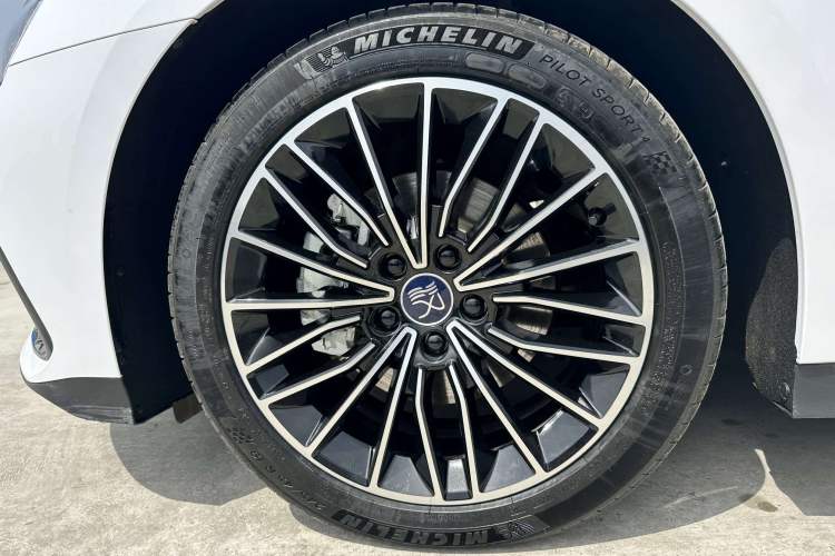 Used BYD Han 2023 DM-i Champion Edition 121KM Prestige Model
