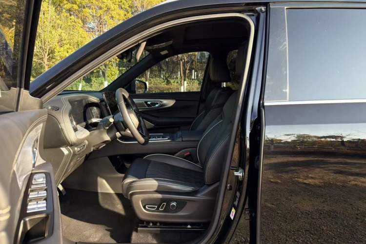 Used GAC Trumpchi GS8 2022 Flagship Series 2.0 TGDI Four-Wheel Drive Luxury Smart Connectivity Version (7 Seats)
