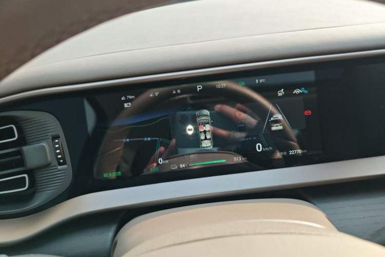 Used Denza D9 2022 EV 600 Four-Wheel Drive Flagship Model
