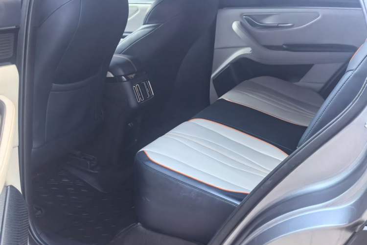 Used BYD Song PLUS New Energy 2024 Honor Edition EV 520km Luxury Model
