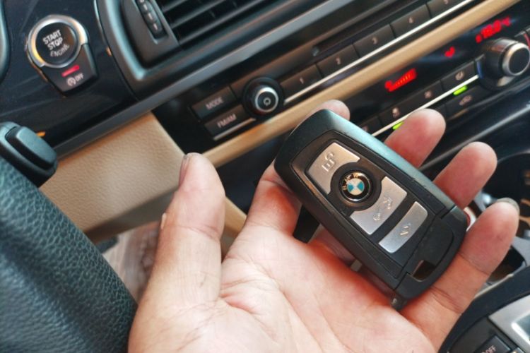 Used BMW 5 Series 2014 520Li Elegant Model
