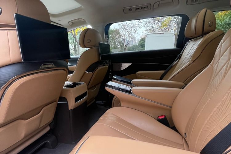 Used Denza D9 2024 DM-i 980 Four-Wheel Drive Flagship Model
