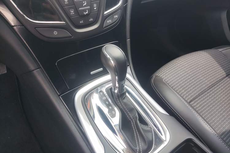 Used Buick Regal 2015 1.6T Leading Technology Model
