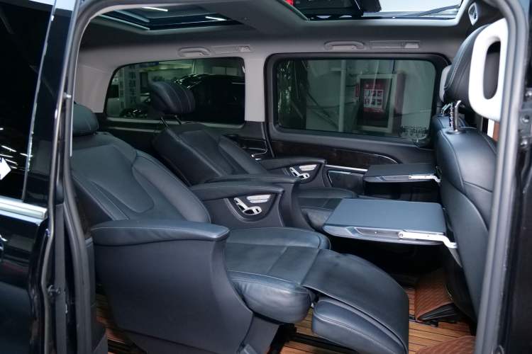 Used Mercedes-Benz V-Class 2018 V 260 L Prestige Extended Version China VI
