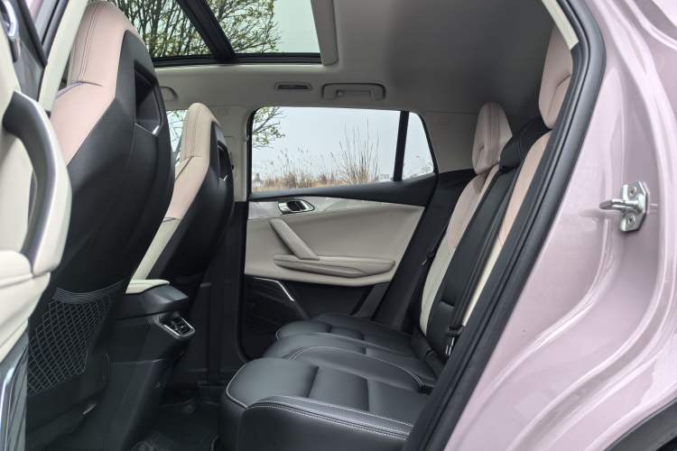 Used Lynk & Co 06 2021 1.5T Shero Pink Special Edition
