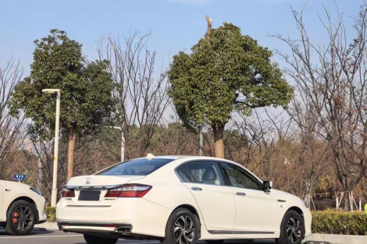 Used Honda Accord 2016 2.0L Elite Edition
