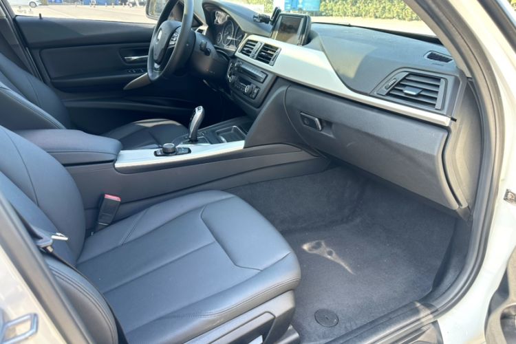 Used BMW 3 Series 2015 320i Luxury Line Stylish Edition
