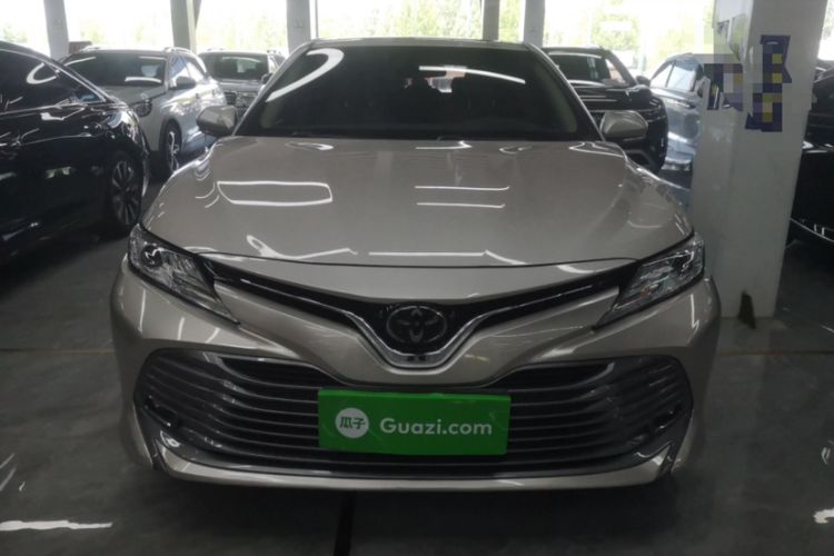 Used Toyota Camry 2018 2.0G Luxury Edition
