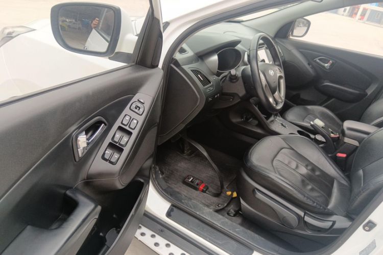 Used Hyundai ix35 2013 2.0L Automatic Two-Wheel Drive Smart GLS China IV Standard
