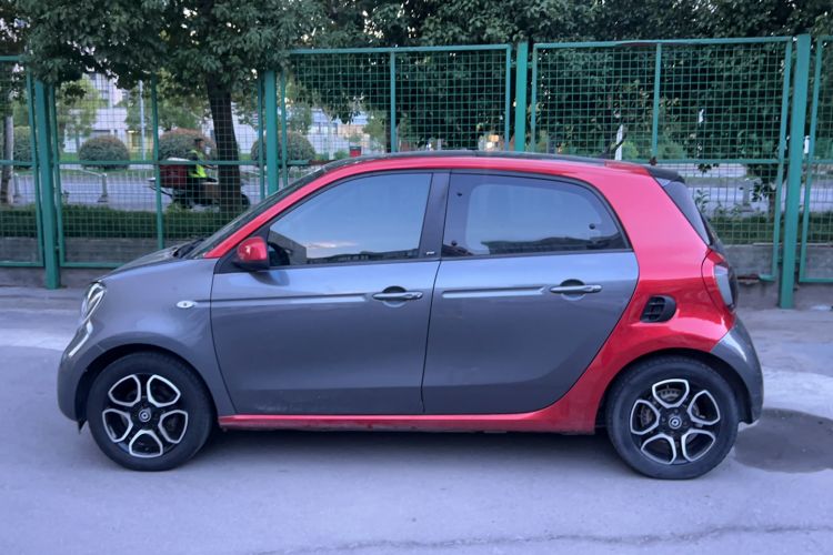 Used  forfour 2016 0.9T 66 kW Pioneer Edition
