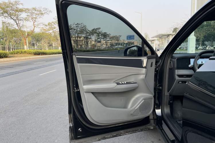 Used  L7 2025 EM-i 115km Exploration Edition