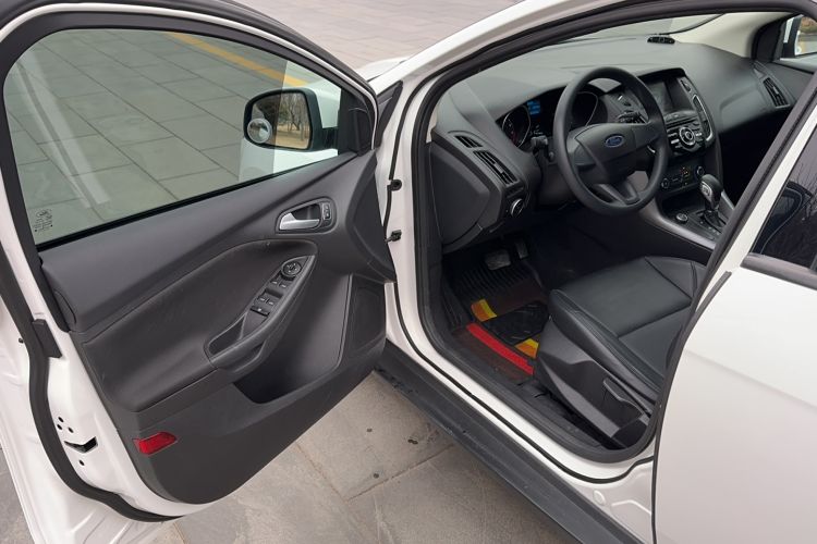 Used Ford Focus 2018 Hatchback Classic 1.6L Automatic Comfort Plus SmartDrive Edition