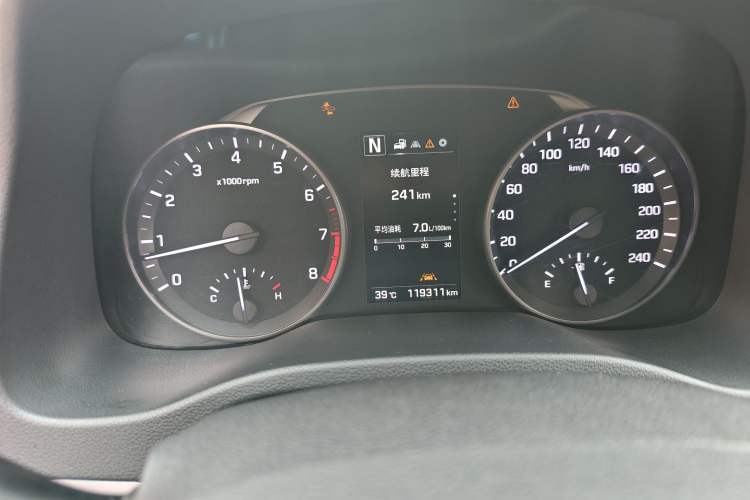 Used Hyundai Elantra 2016 1.6L Automatic ZhiXuan · Flagship Edition
