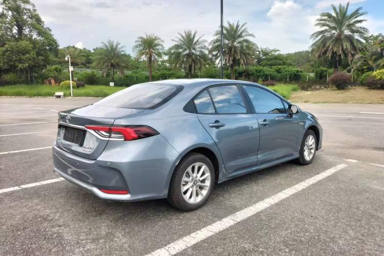 Used Toyota Corolla 2021 Dual-Motor 1.8L E-CVT Elite Edition
