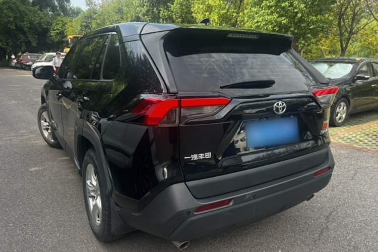 Used Toyota RAV4 2021 2.0L CVT Two-Wheel Drive Urban Edition
