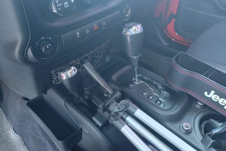 Used  Wrangler 2014 3.0L Sahara Four-Door Edition
