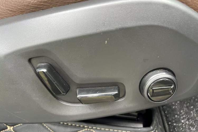 Used Volvo XC60 2019 T5 4x4 Smart Edition China V Standard