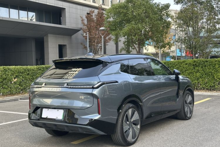 Used Lynk & Co 08 EM-P 2025 220 km All-Wheel-Drive Performance Halo
