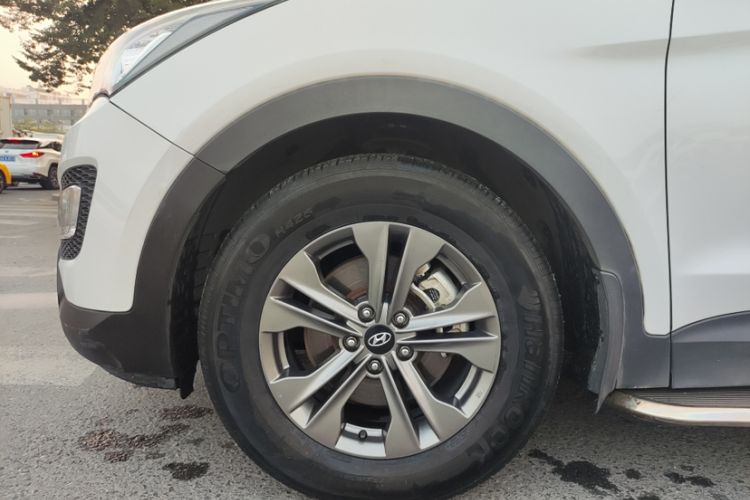 Used Hyundai Santa Fe 2013 2.4L Automatic Two-Wheel Drive Smart Version