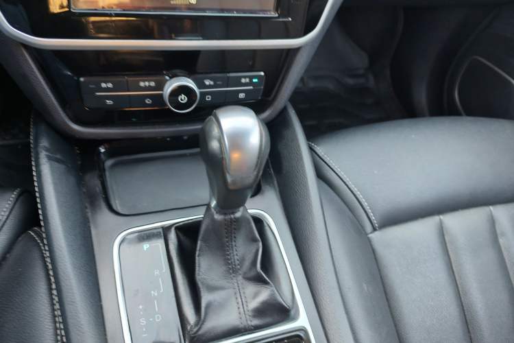 Used BYD Song MAX 2018 1.5T Automatic Smart Connect Elite Model with 6 Seats
