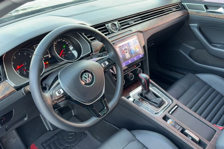 Used Volkswagen Magotan 2019 330TSI DSG Leading Edition China V Standard
