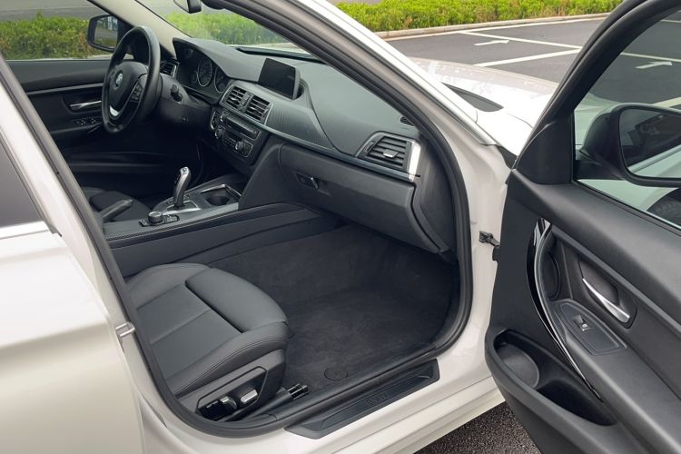 Used BMW 3 Series 2018 320Li Fashion Model
