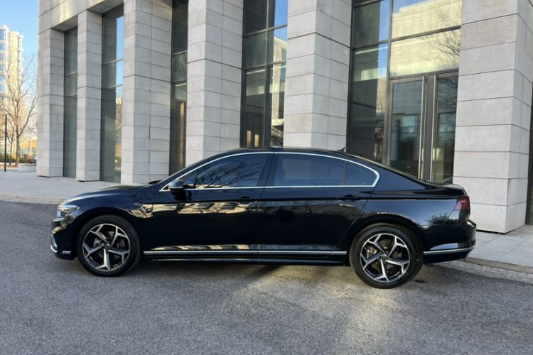 Used Volkswagen Magotan 2023 2 Million Units Limited Edition 330TSI DSG Leading Version