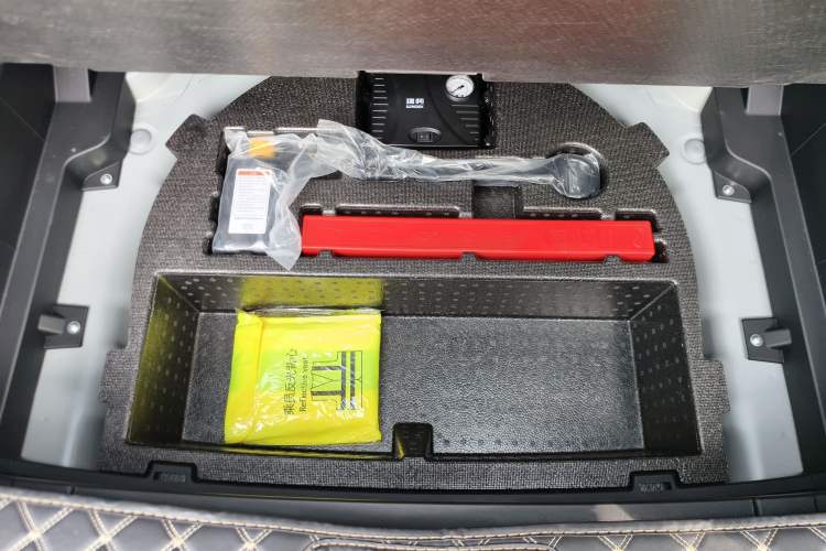 Used AION Y 2022 70 Tech Edition Lithium Iron Phosphate