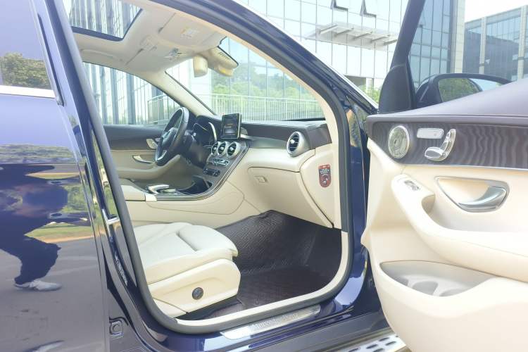 Used Mercedes-Benz GLC 2017 GLC 300 4MATIC Sport Edition
