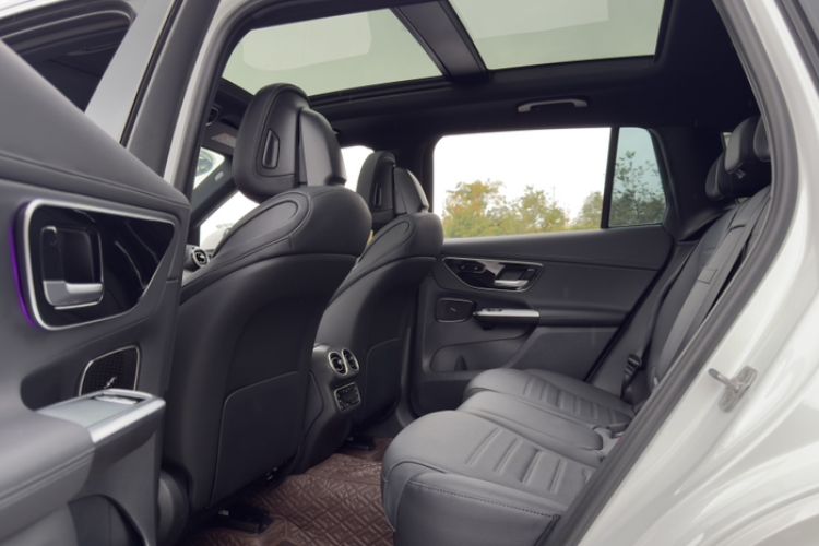 Used Mercedes-Benz GLC 2023 Facelift GLC 260 L 4MATIC Dynamic Version 5 Seats
