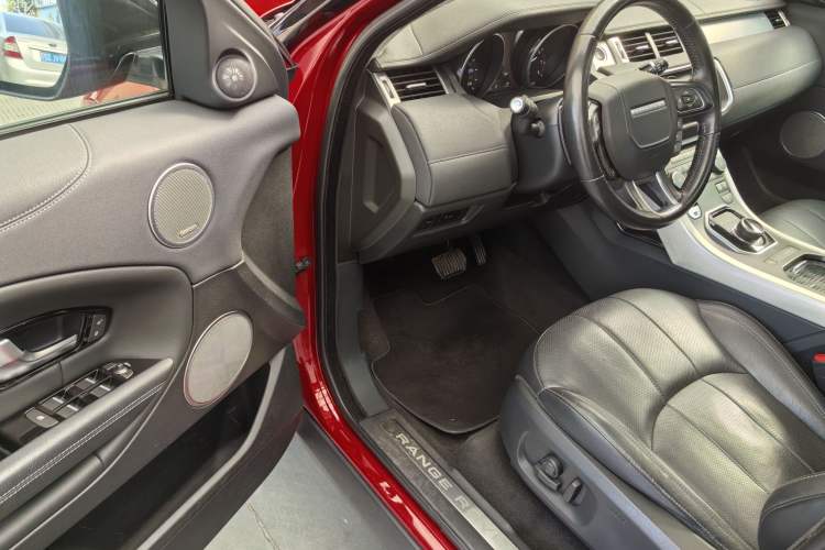 Used Land Rover Range Rover Evoque 2017 2.0T SE PLUS Smart Enjoyment Edition
